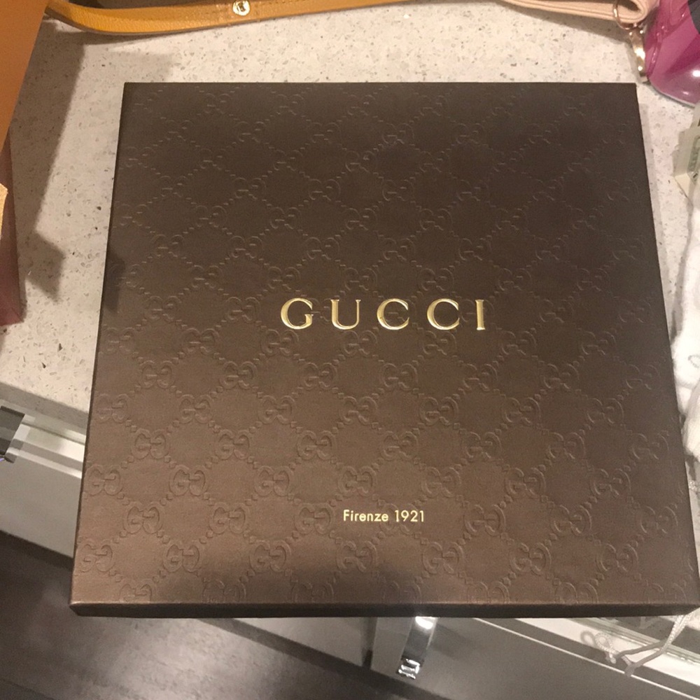 Gucci box